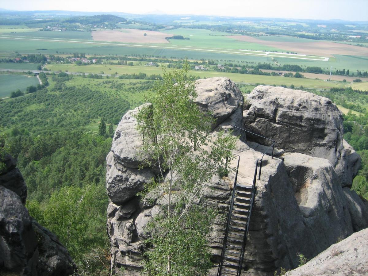 Pension Jana - Wellness Йилемнице Экстерьер фото